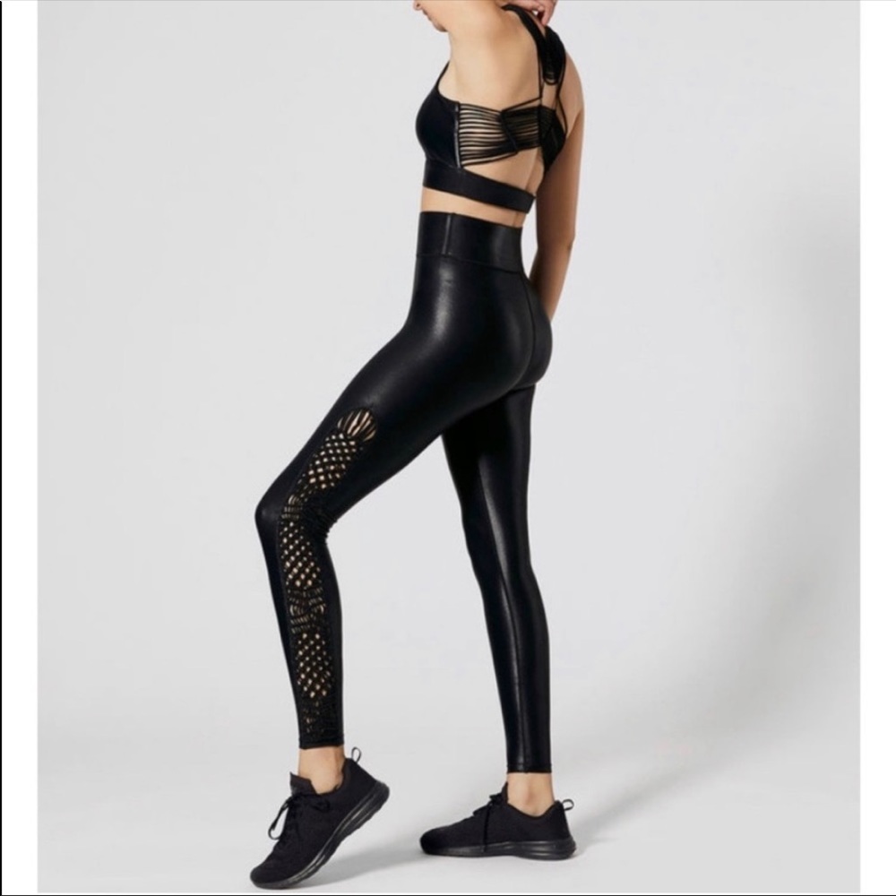 Carbon 38 yoga leggings jet black with crochet